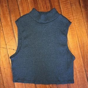 FINAL SALE‼️ High neck crop tank